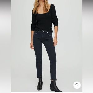 Toni Midrise Straight frayed hem in Black/Feral 25